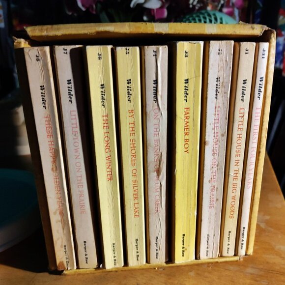 ***SOLD*** Complete 9-Volume Little House Box Set – - Picture 3 of 10